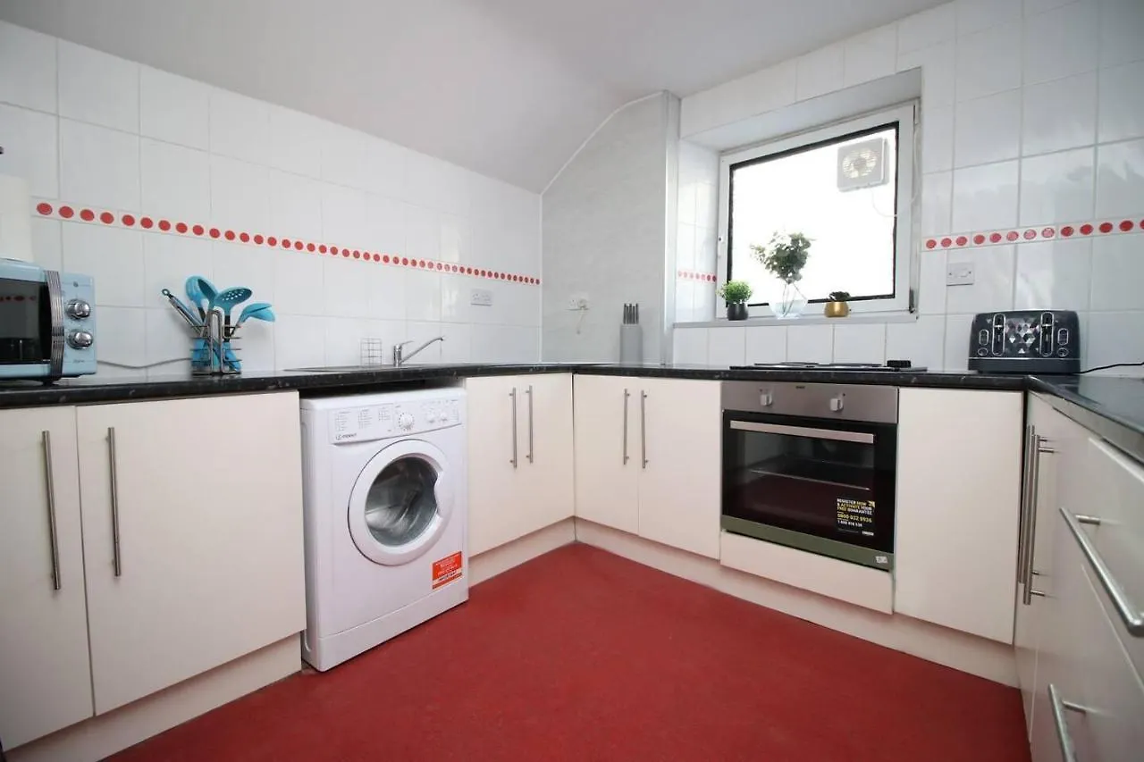 Stylish Group Stay - 4Beds Flat At Swansea Centre United Kingdom