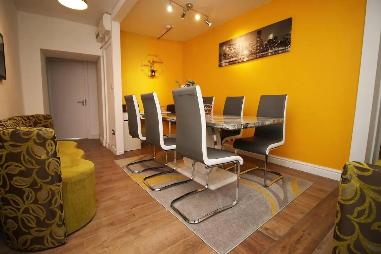 Stylish Group Stay - 4Beds Flat At Swansea Centre Apartment