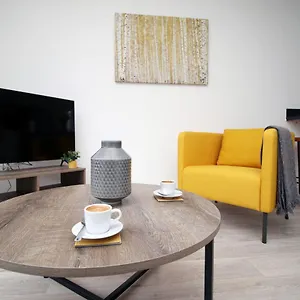 No 1 Marina Walk By Ssw 3br, Free Parking, Sleeps 5 Close To Marina, Centre, And M4 Swansea