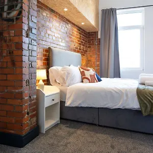 The Kingsway- 2 Bedroom By Stayright Swansea
