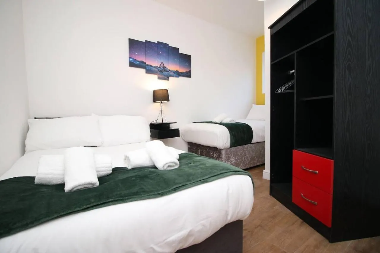 Stylish Group Stay - 4Beds Flat At Swansea Centre Birleşik Krallık