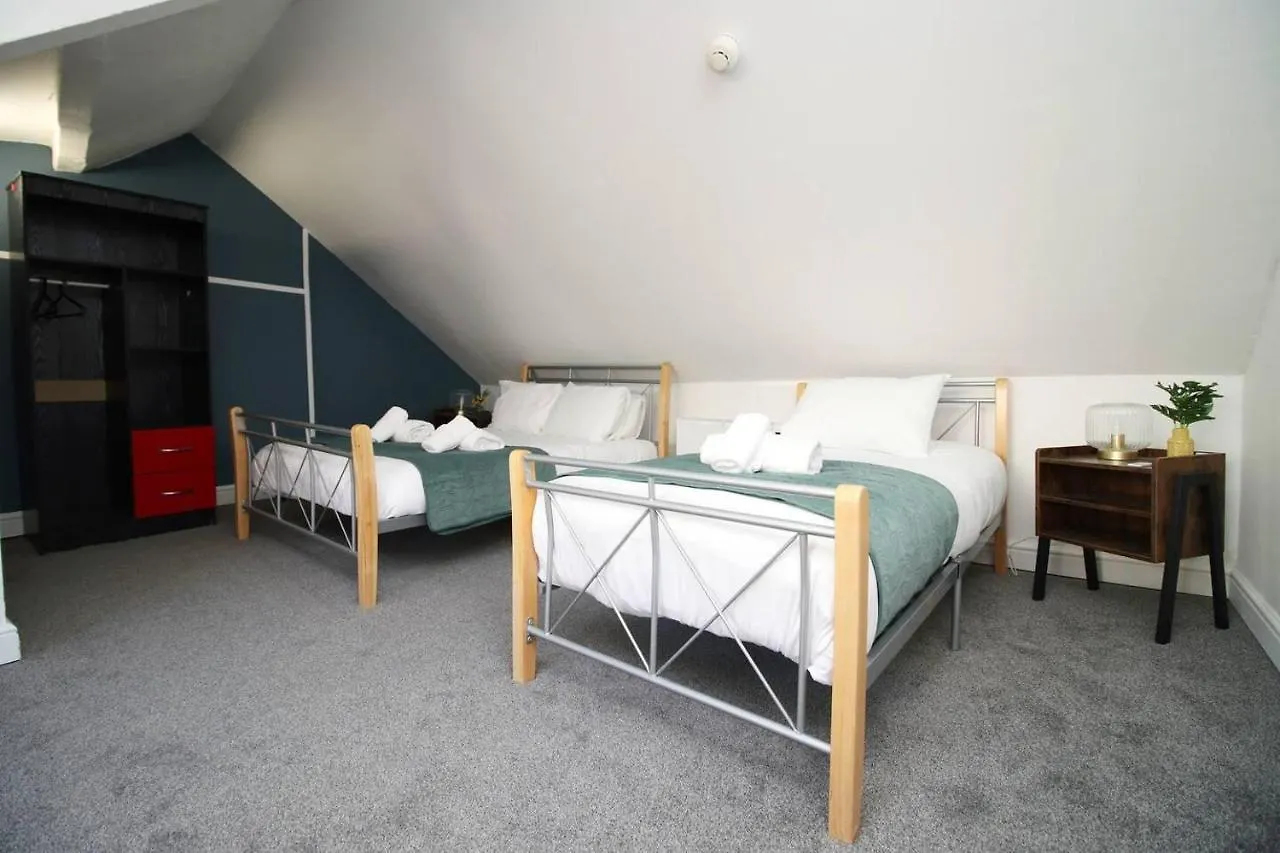 Stylish Group Stay - 4Beds Flat At Swansea Centre Daire
